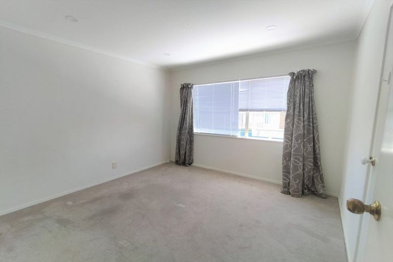 Photo of property in 2/12 Windsong Court, Northpark, Auckland, 2013