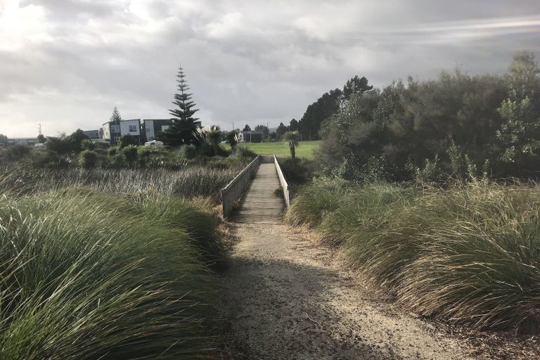 Photo of property in 1 Beardmore Lane, Papakura, 2110