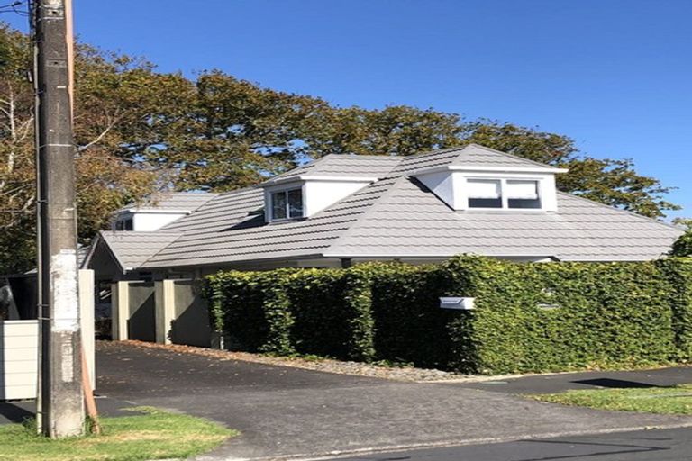 Photo of property in 6a Vincent Road, Northcote Point, Auckland, 0627