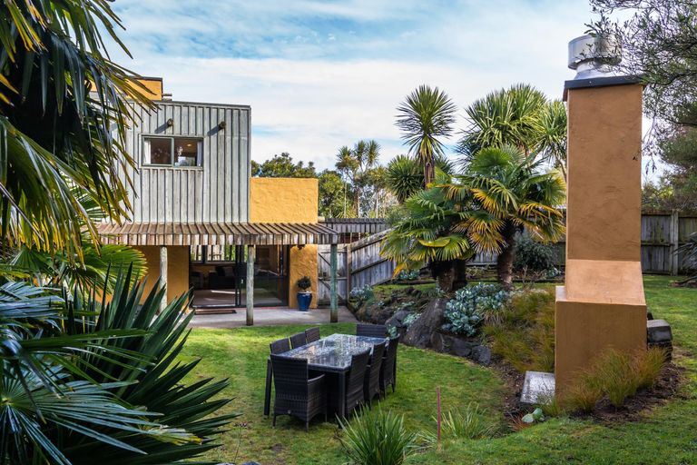 Photo of property in 6 Astelia Way, Waipahihi, Taupo, 3330