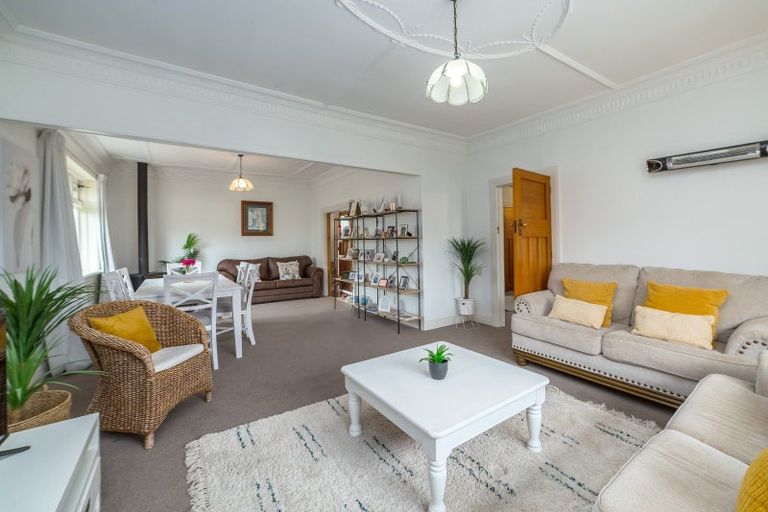 Photo of property in 45 Cambridge Terrace, Masterton, 5810