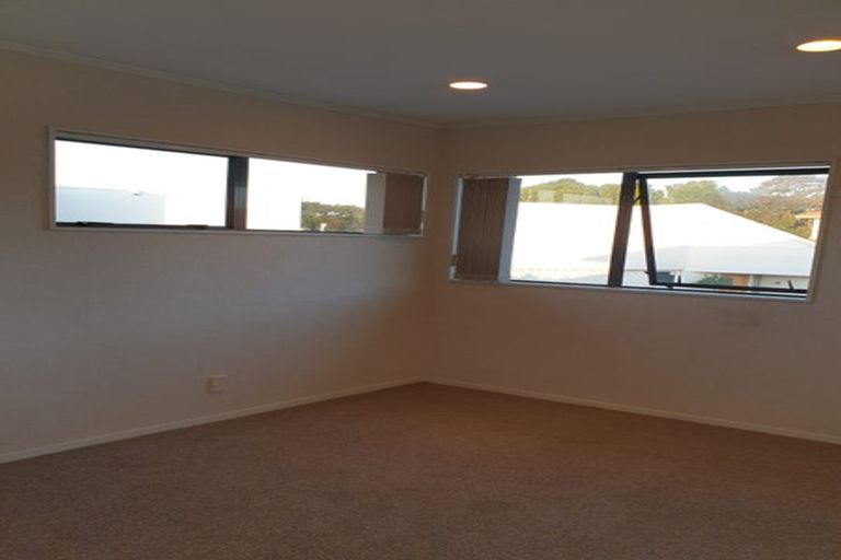 Photo of property in 8 Dunn Place, Farm Cove, Auckland, 2010