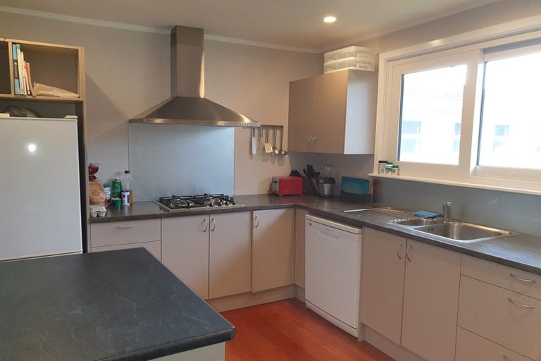 Photo of property in 352 Main Road, Tawa, Wellington, 5028