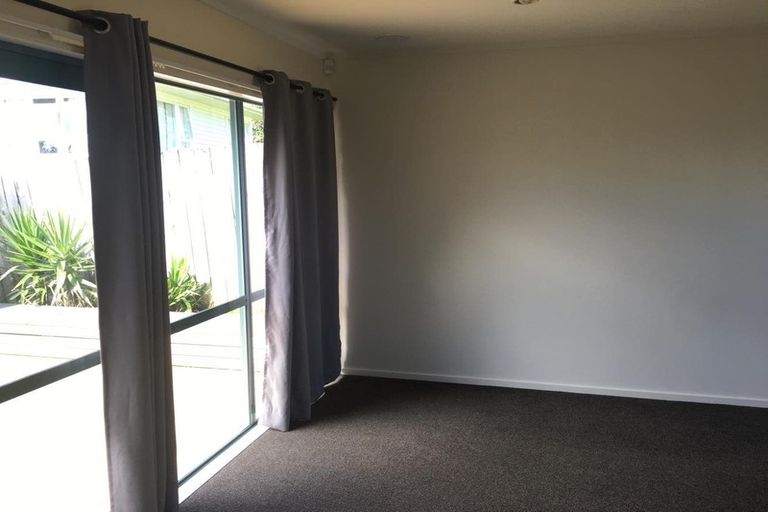 Photo of property in 1/41 Ennis Avenue, Pakuranga Heights, Auckland, 2010