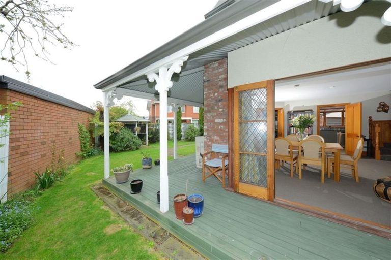 Photo of property in 1/16 Glenburn Place, Avonhead, Christchurch, 8042