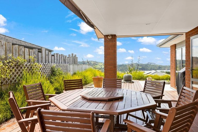 Photo of property in 32 Seaview Crescent, Hatfields Beach, Orewa, 0931