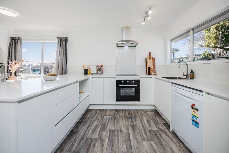 Photo of property in 52 Zelda Avenue, Clover Park, Auckland, 2023