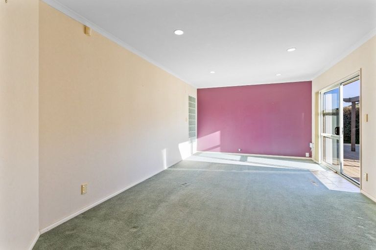 Photo of property in 8 Trossach Place, Wattle Downs, Auckland, 2103