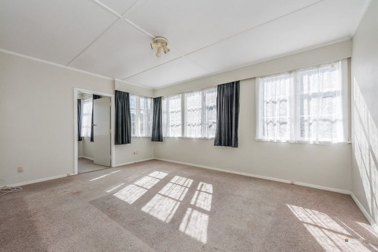 Photo of property in 1258 High Street, Taita, Lower Hutt, 5011