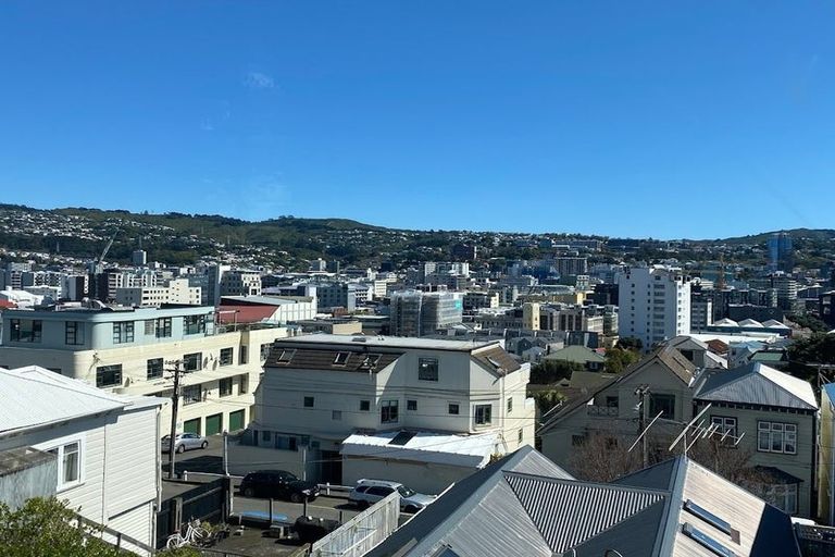 Photo of property in 25a Earls Terrace, Mount Victoria, Wellington, 6011
