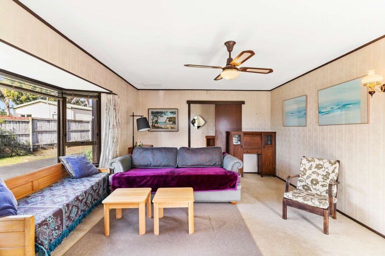 Photo of property in 30 Gibbons Road, Weymouth, Auckland, 2103