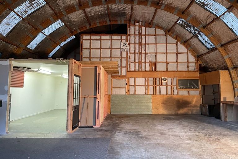 Photo of property in 110 Te Henga Road, Waitakere, Henderson, 0781