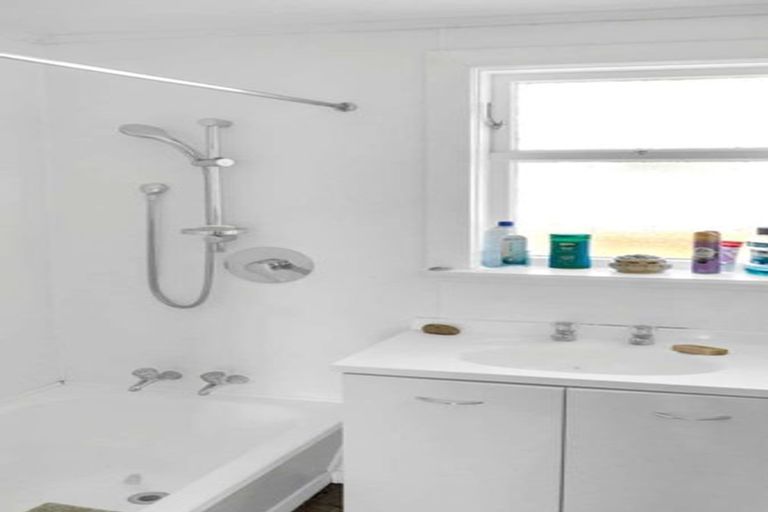 Photo of property in 2 Corkill Avenue, Wairoa, 4108