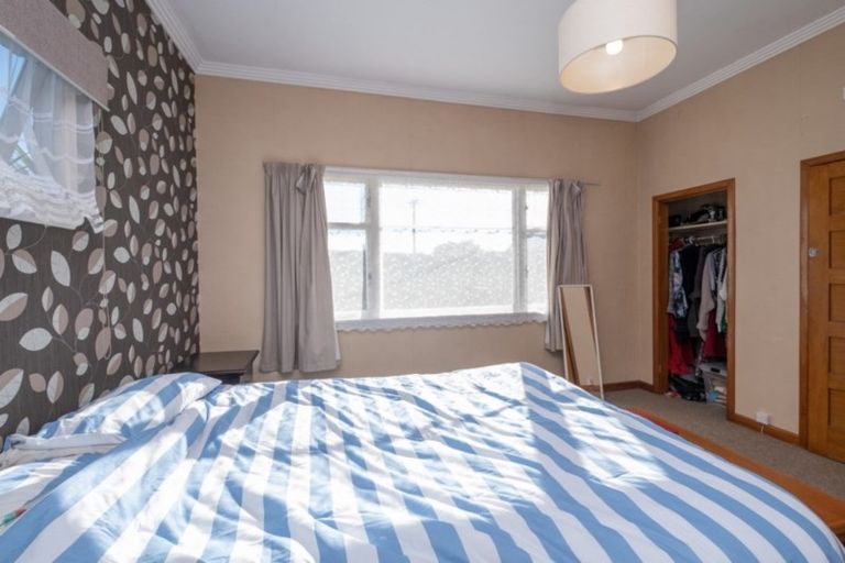 Photo of property in 2 Collins Street, Hawera, 4610