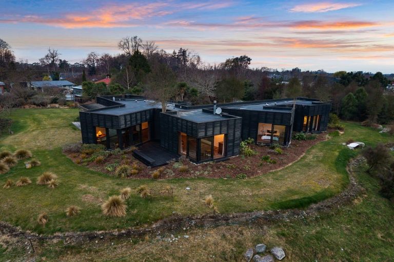 Photo of property in 39 Main Road North, Geraldine, 7930