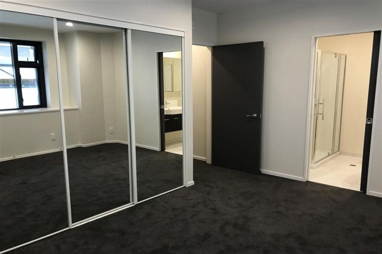 Photo of property in Terrace Garden Apartments, 14b/120 The Terrace, Wellington Central, Wellington, 6011