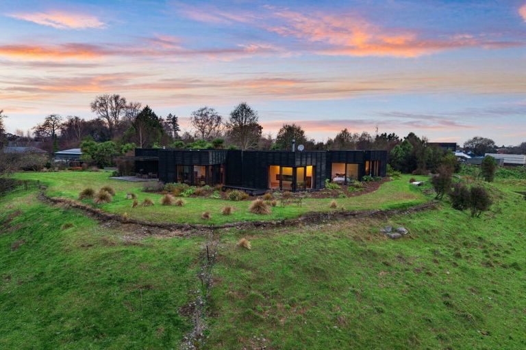 Photo of property in 39 Main Road North, Geraldine, 7930