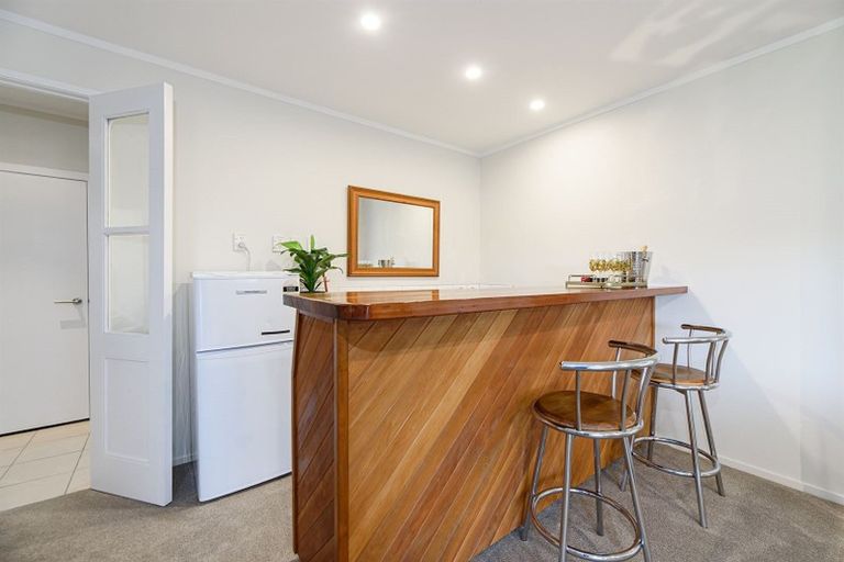 Photo of property in 8 Serrata Place, Browns Bay, Auckland, 0630