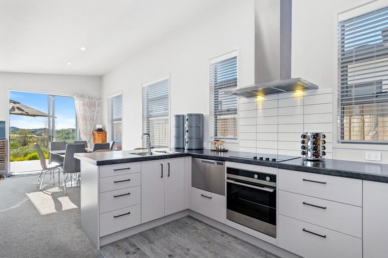 Photo of property in 33 Foley Grove, Pyes Pa, Tauranga, 3110