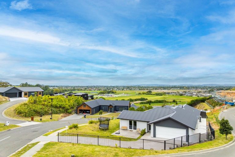 Photo of property in 77 Oak Road, Poraiti, Napier, 4112