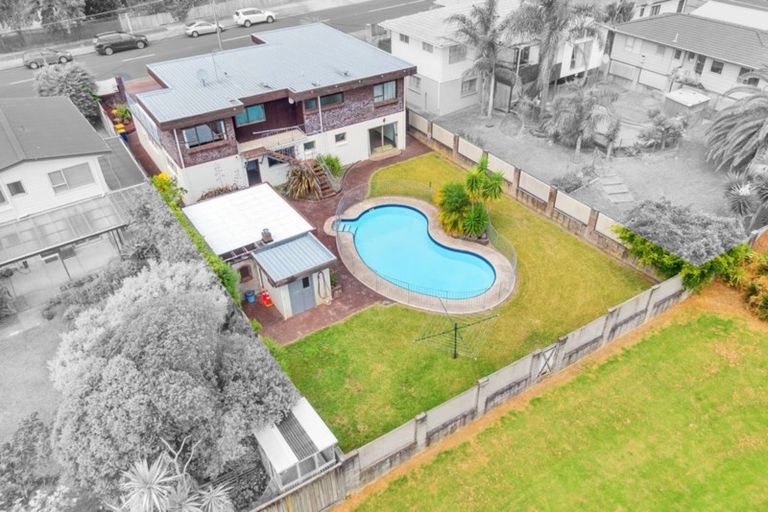 Photo of property in 298 Royal Road, Massey, Auckland, 0614