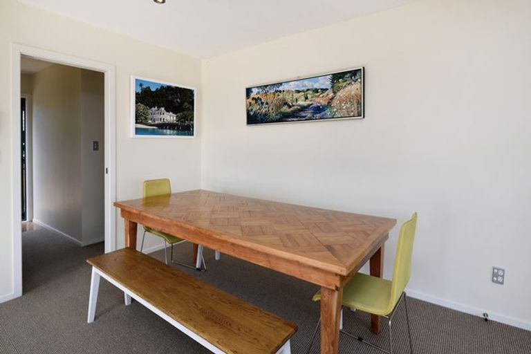 Photo of property in 35a Tindalls Bay Road, Tindalls Beach, Whangaparaoa, 0930