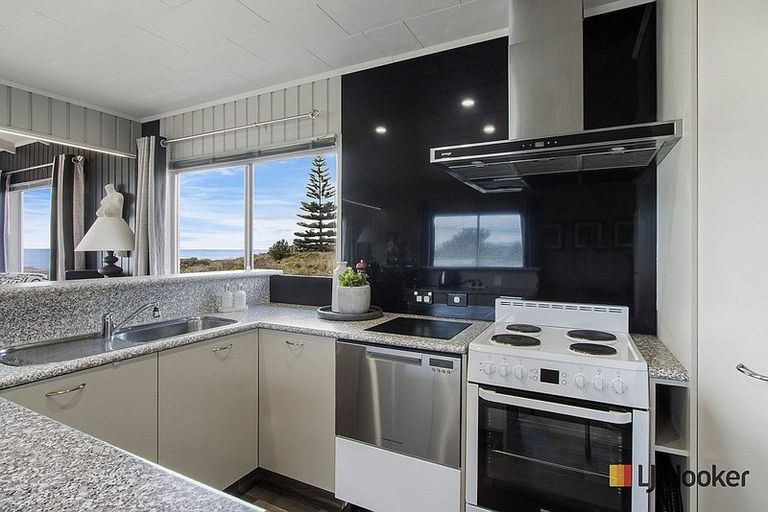 Photo of property in 287 Seaforth Road, Waihi Beach, 3611