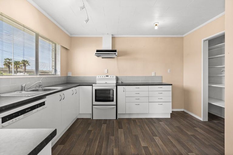 Photo of property in 68 Church Road, Taradale, Napier, 4112