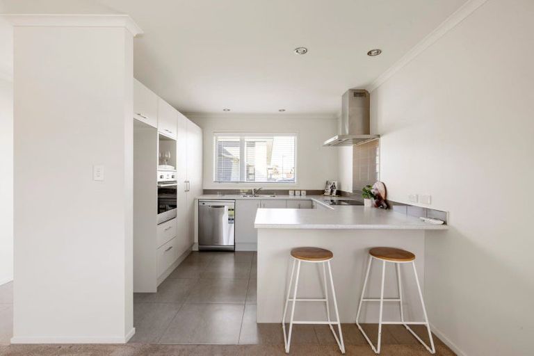 Photo of property in 24 Shrule Place, Huntington, Hamilton, 3210