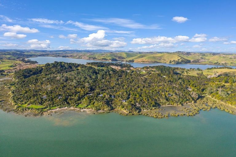 Photo of property in 438 Pahi Road, Pahi, Paparoa, 0571