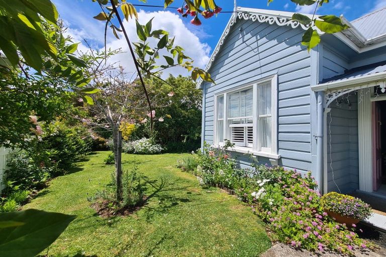 Photo of property in 230 Watt Street, Coromandel, 3506
