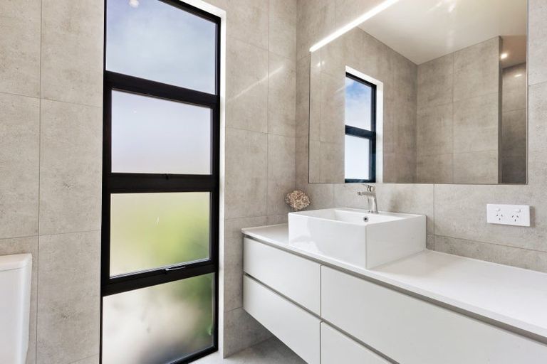 Photo of property in 23 Alps View Place, Lake Hayes, Queenstown, 9304