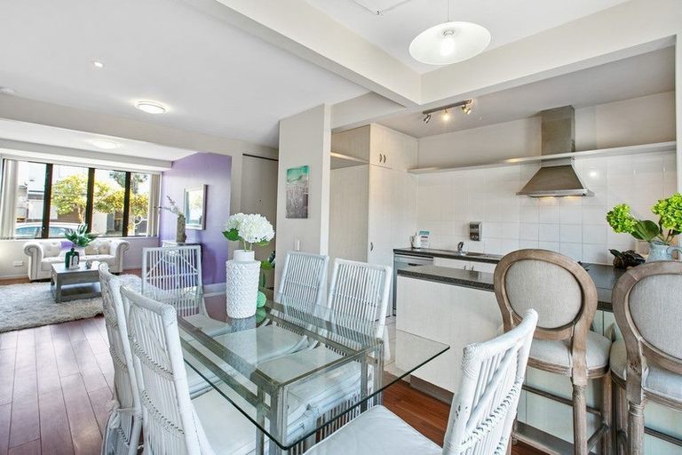 Photo of property in 15 Kirikiri Lane, East Tamaki, Auckland, 2013