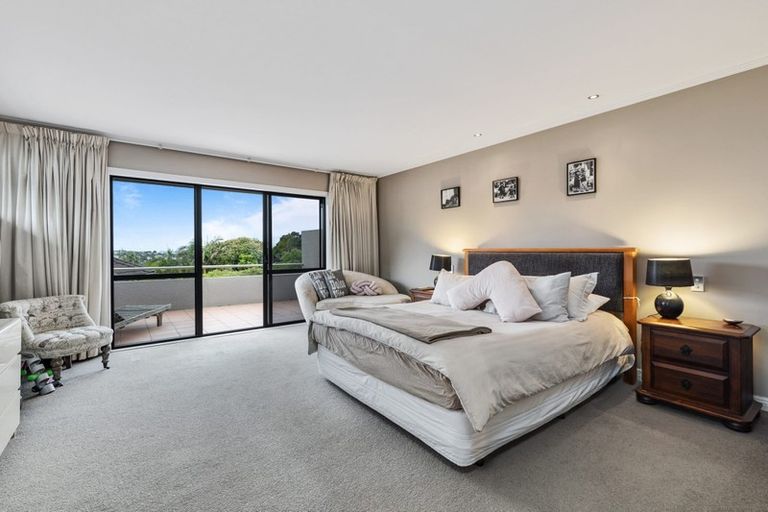 Photo of property in 28 Penguin Drive, Murrays Bay, Auckland, 0630