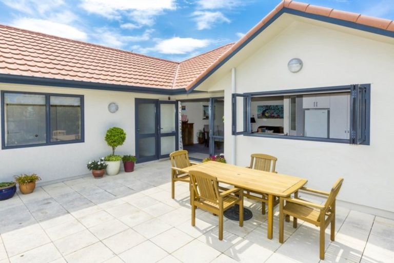 Photo of property in 12 Betty Watt Grove, Riverstone Terraces, Upper Hutt, 5018