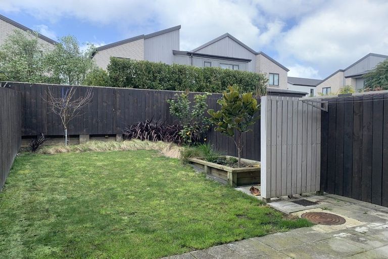 Photo of property in 35 Peihana Road, Hobsonville, Auckland, 0616