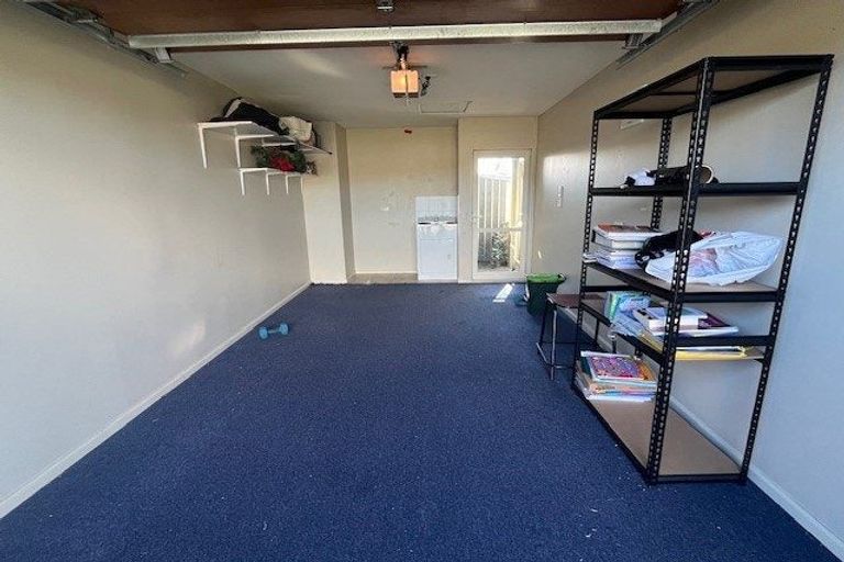 Photo of property in 22 Craigavon Drive, East Tamaki, Auckland, 2013