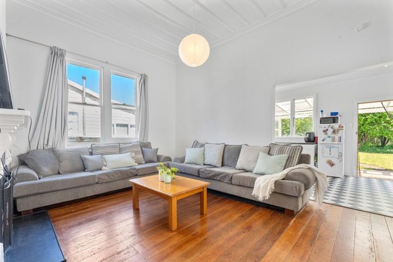 Photo of property in 15 Kelvin Street, Aramoho, Whanganui, 4500