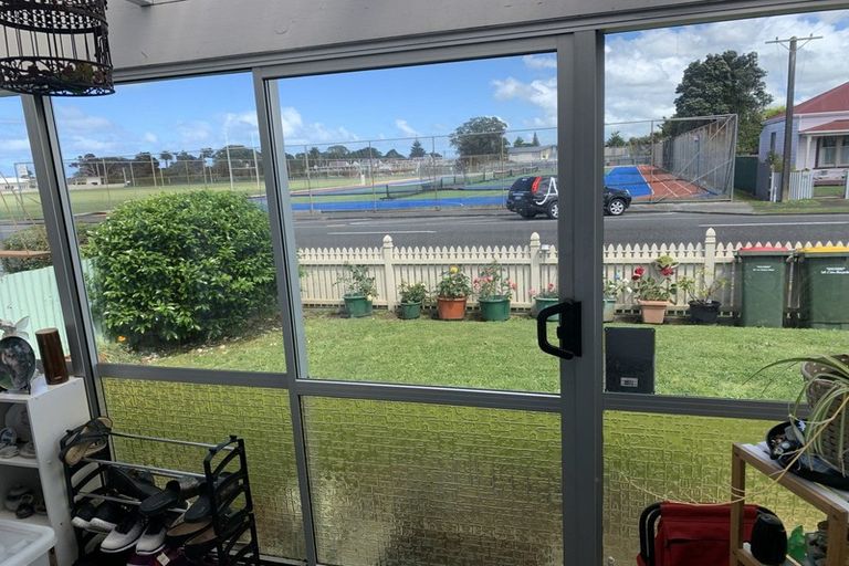 Photo of property in 78 Disraeli Street, Hawera, 4610