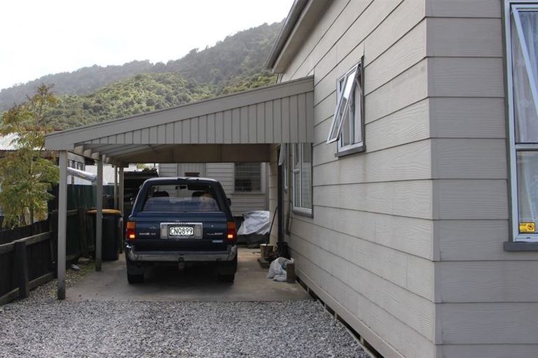 Photo of property in 71 Fox Street, Cobden, Greymouth, 7802