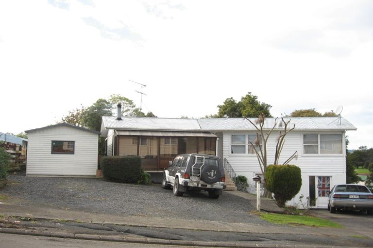 Photo of property in 1 Capella Place, Manurewa, Auckland, 2102
