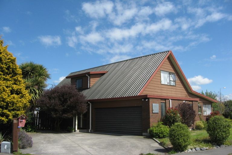 Photo of property in 18 Watson Place, Rangiora, 7400
