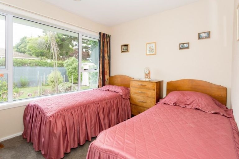 Photo of property in 32 Kathleen Crescent, Hornby, Christchurch, 8042