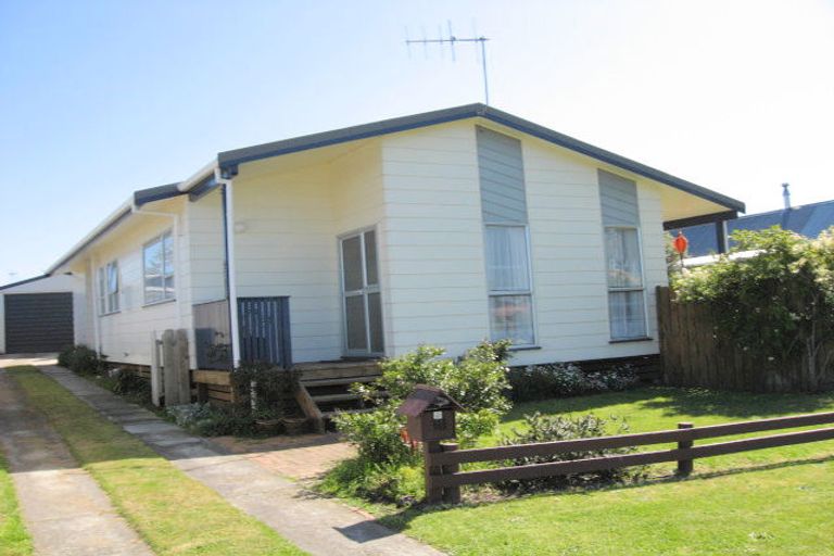 Photo of property in 38 Rosewood Place, Paraparaumu, 5032