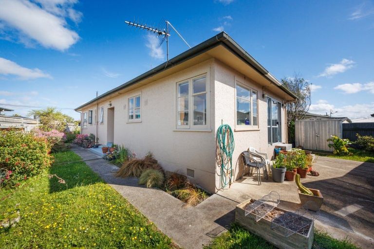 Photo of property in 24 Leeds Street, Milson, Palmerston North, 4414