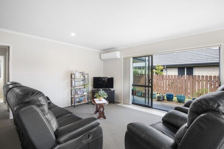 Photo of property in 102a Racecourse Road, Waiuku, 2123