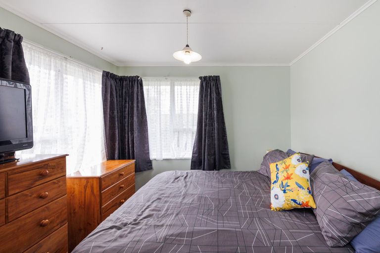 Photo of property in 43 Benmore Avenue, Cloverlea, Palmerston North, 4412