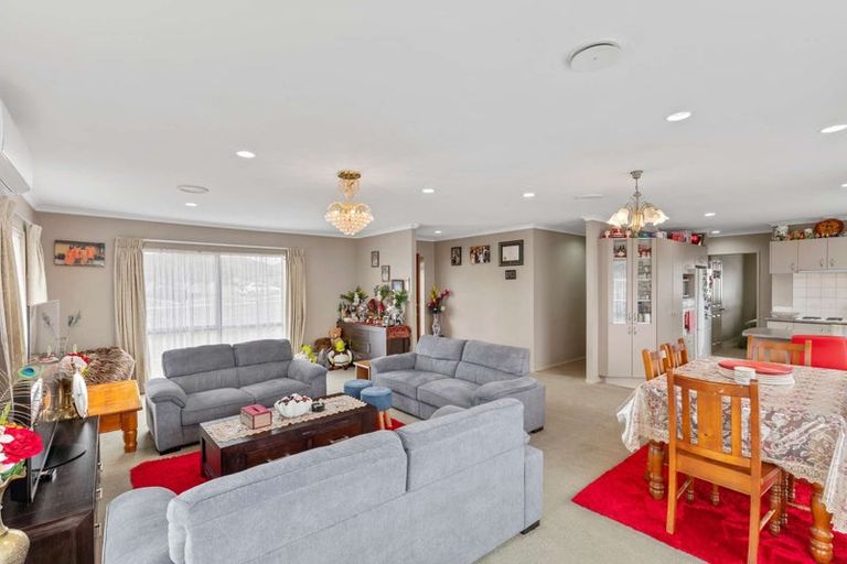 Photo of property in 1 Carrick Glen Avenue, Flat Bush, Auckland, 2019