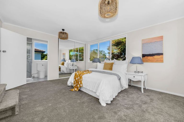 Photo of property in 30 Becker Drive, Weymouth, Auckland, 2103