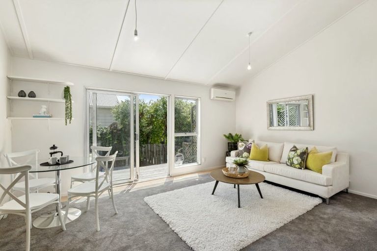 Photo of property in 2/24 Hastings Parade, Devonport, Auckland, 0624